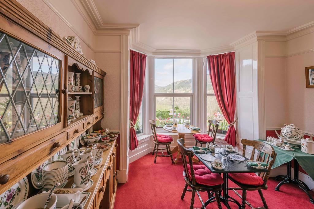 Bryn Bella Hotel Конуи Екстериор снимка