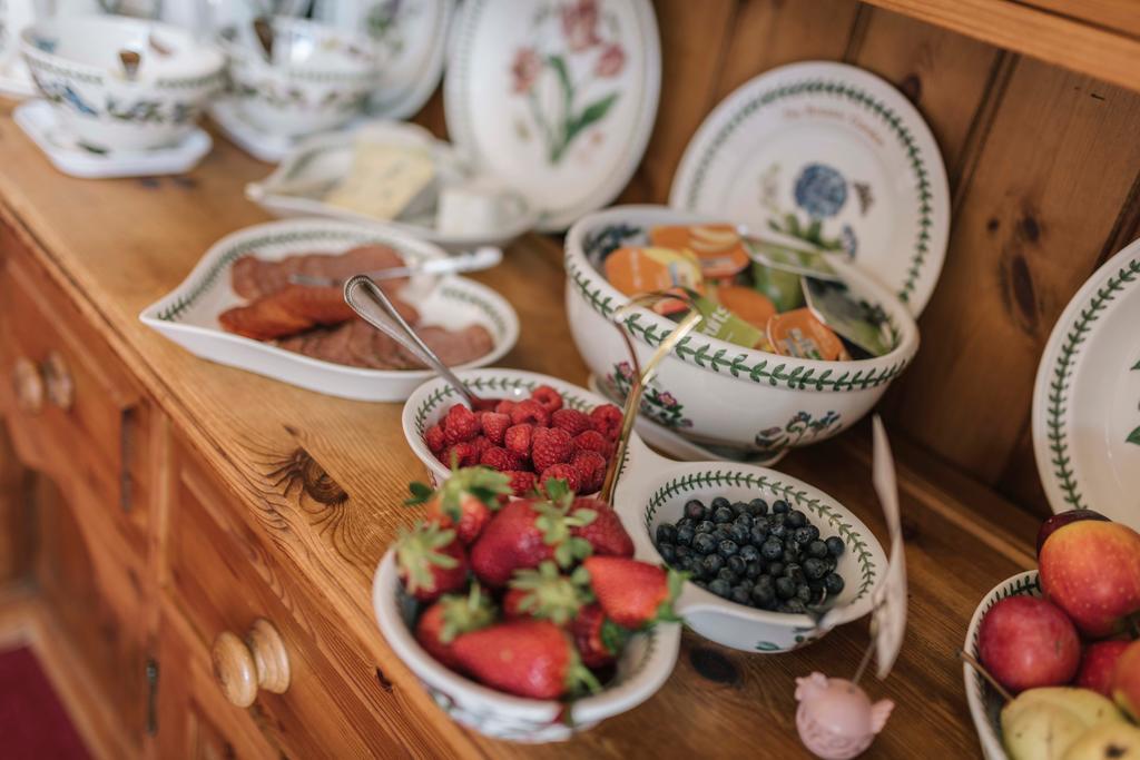 Bryn Bella Hotel Конуи Екстериор снимка