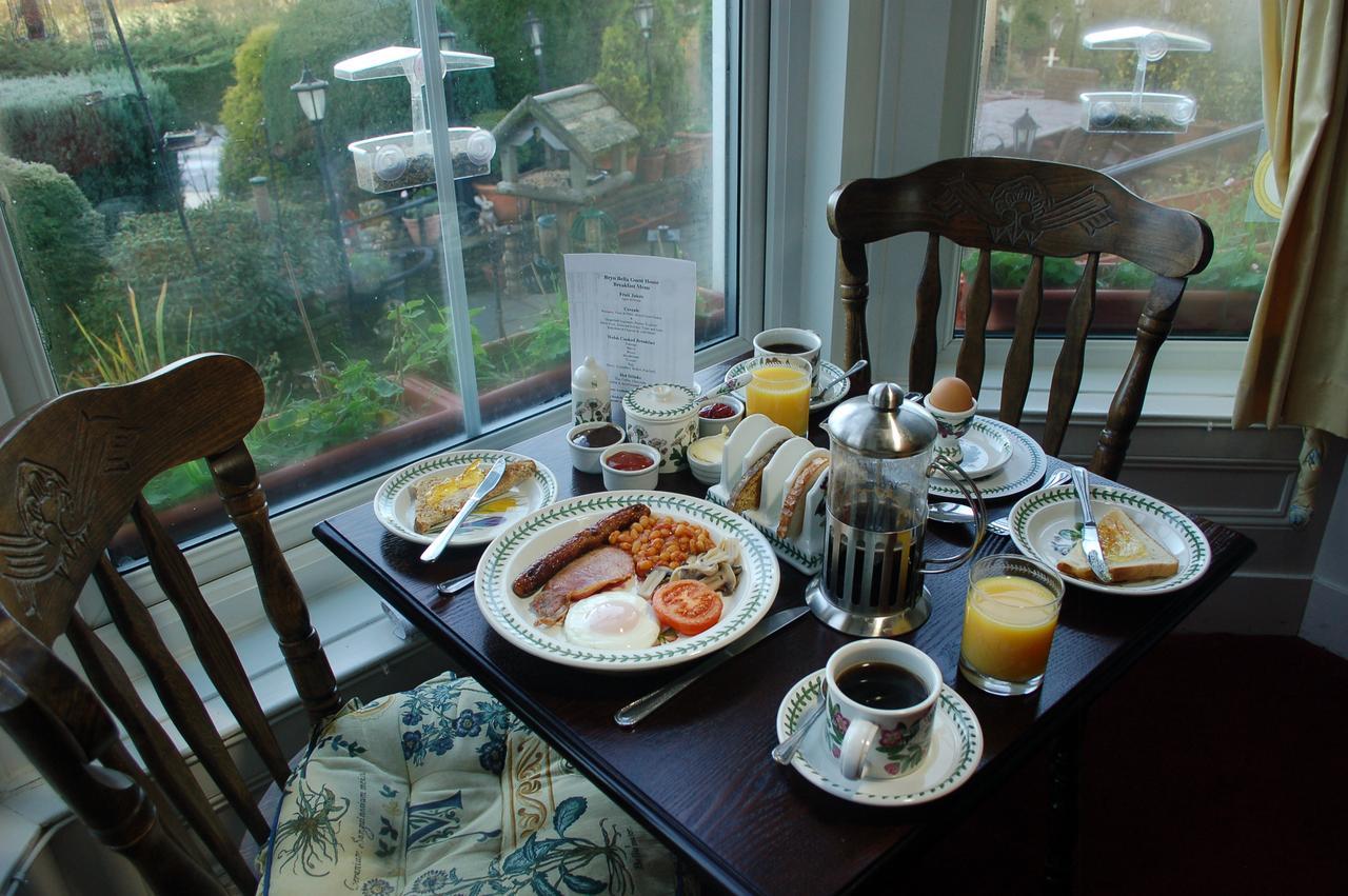 Bryn Bella Hotel Конуи Екстериор снимка